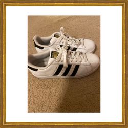 Women’s  Adidas Shell  Toes Size 8.5.