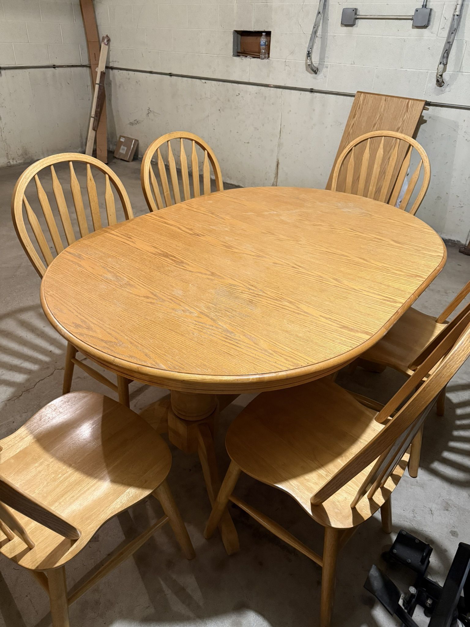Hardwood Kitchen Table 6 Chairs  And Leaf  Double Pedestal 