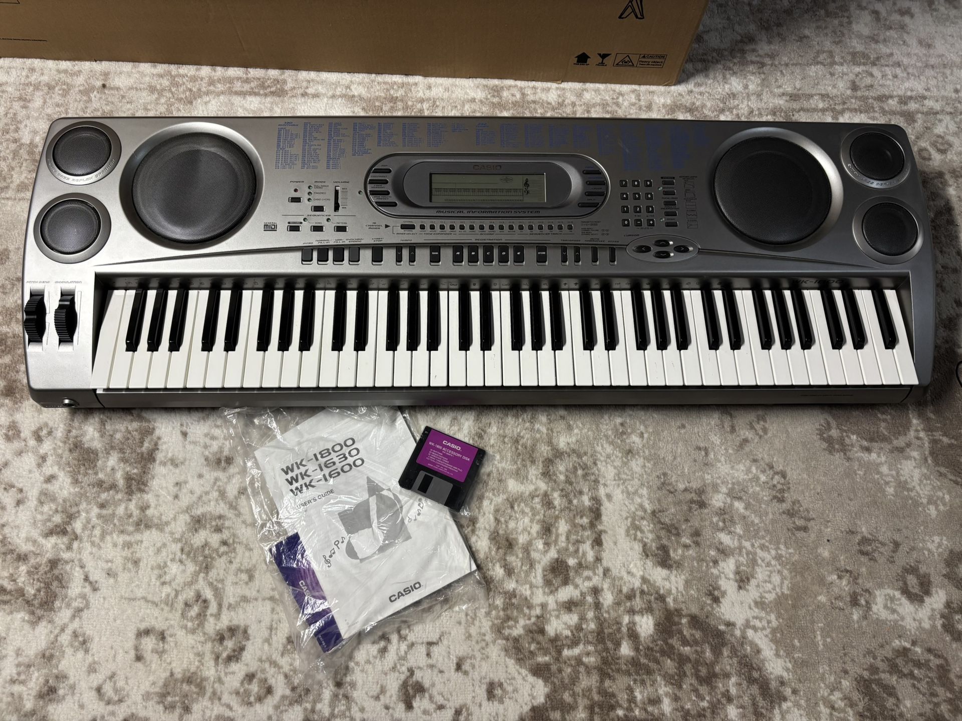 Casio Wk 1800  Piano 76 Key Workstation