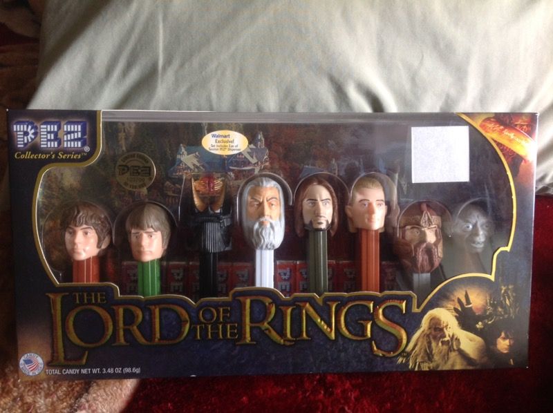 PEZ COLLECTOR 'S SERIES THE LORD OF THE RINGS