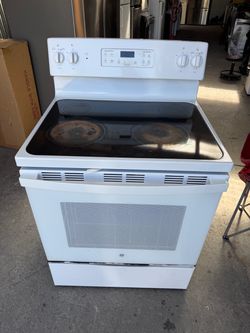 GE White Electric Range with Glass Cooktop