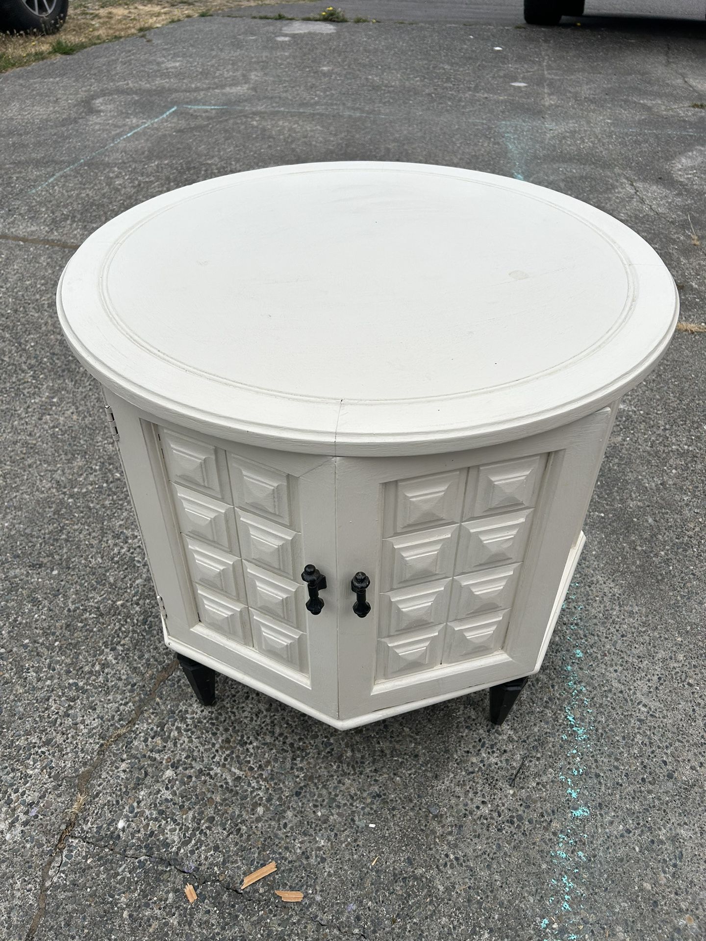 End table with storage
