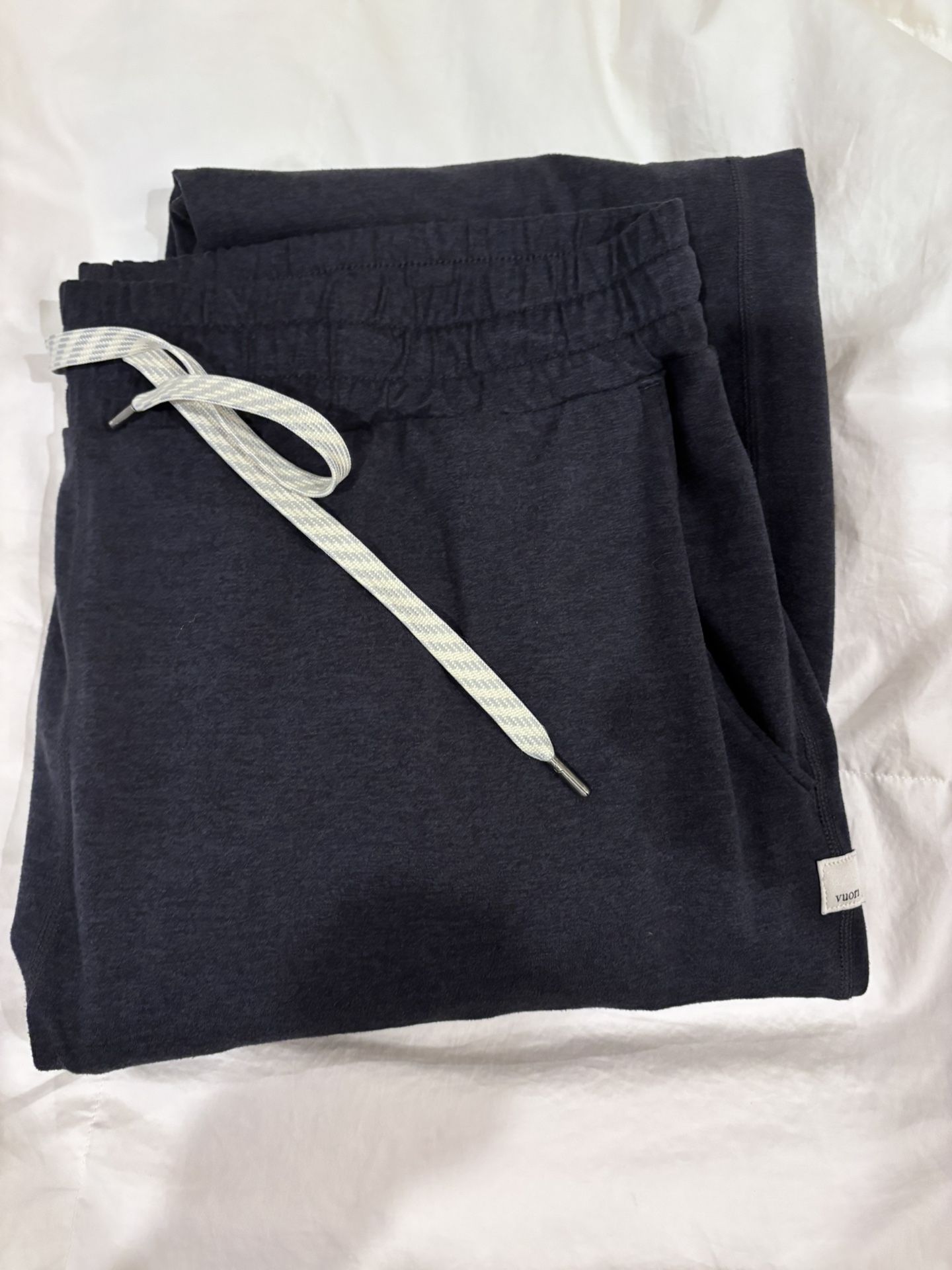 Vuori Women’s Joggers Size Large