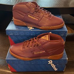 Mens Reebok Light Maroon Size 10- NEW