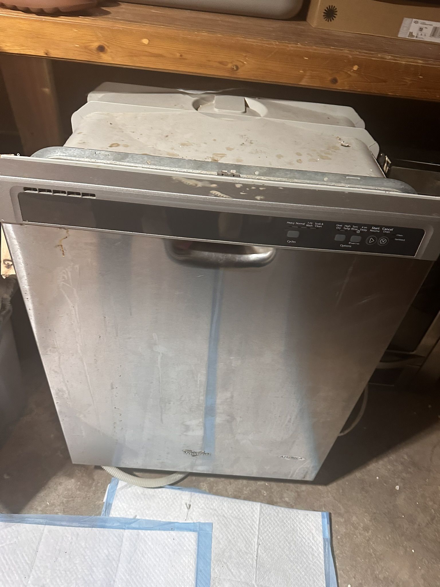 Dishwasher/ Microwave 