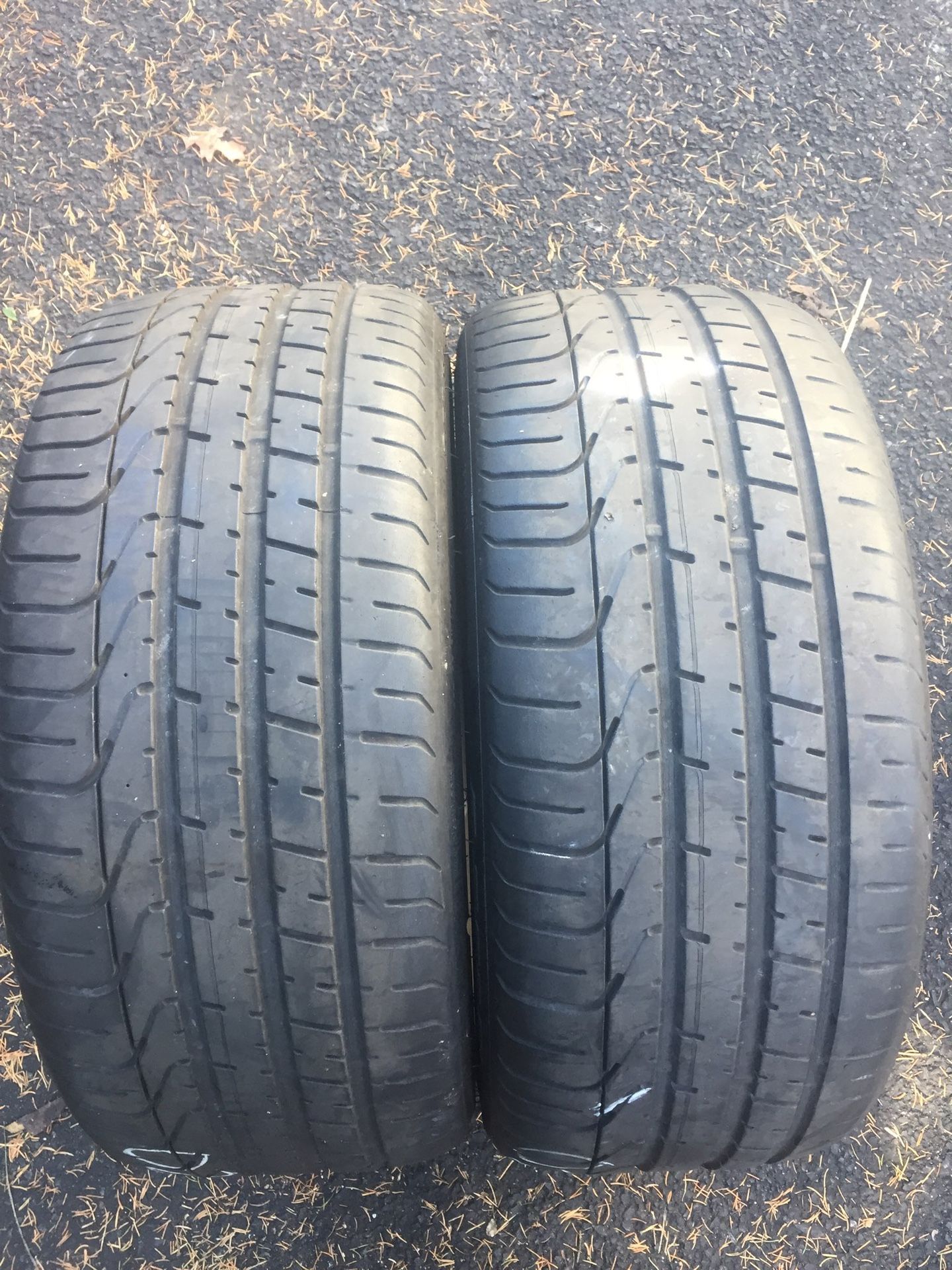 255/35/20 matching PAIR of 2 Pirelli used tires in great condition 60-70% tread 125$ plus tax for 2 . Installation balance and alignment available bu