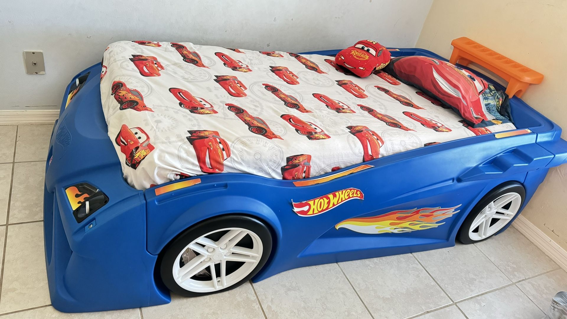 Hot wheels Car Bed for Sale in Lehigh Acres, FL - OfferUp