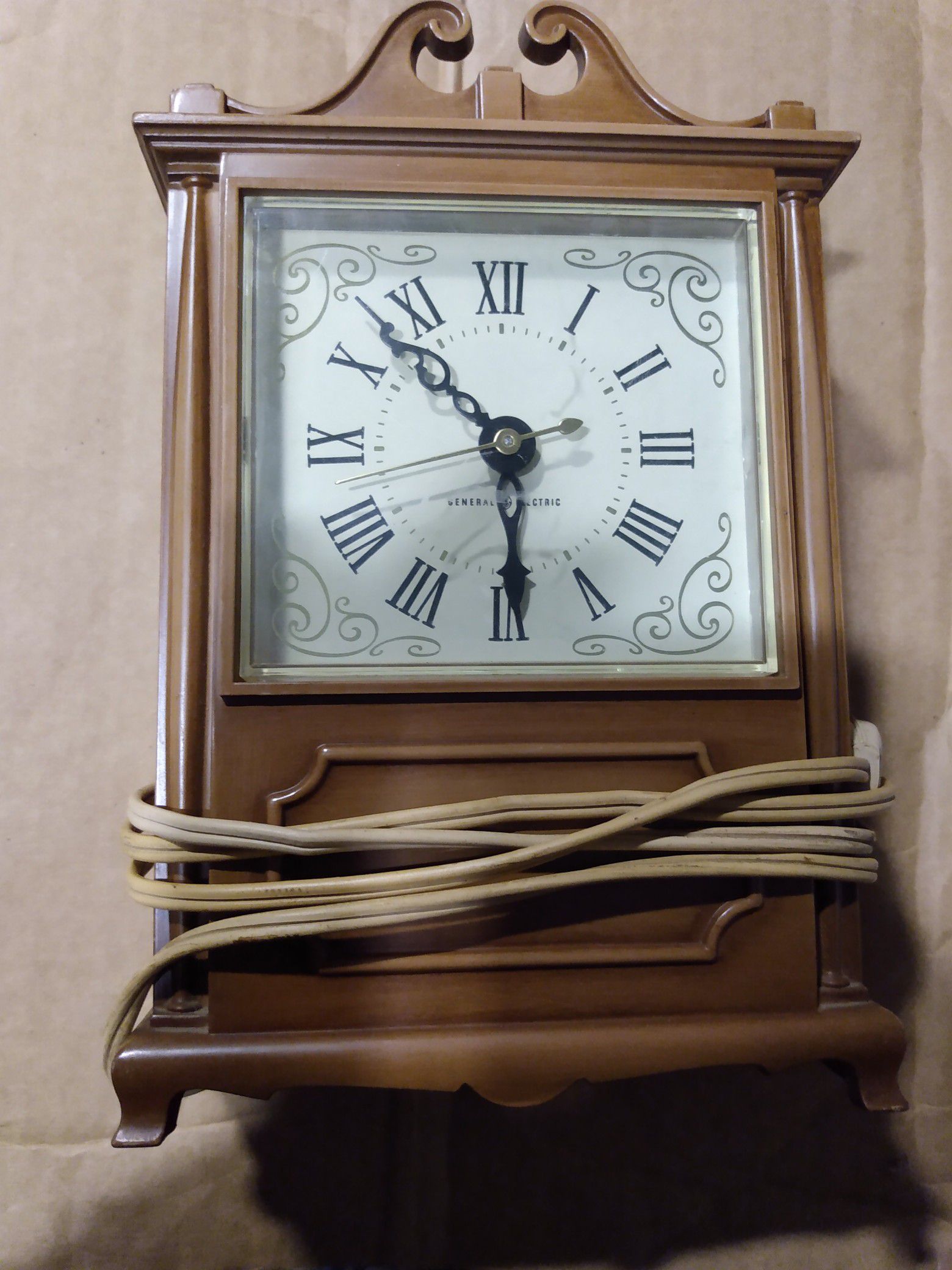 Vintage G.E. clock