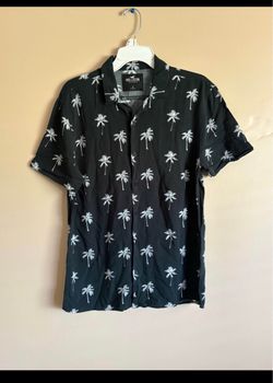 Men’s Hollister Black Palm Tree Button-Up Shirt Size Small