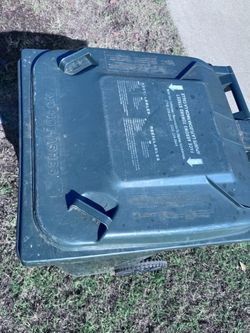 Trash Can cleaning