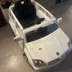 Small car Mercedes Benz for kids