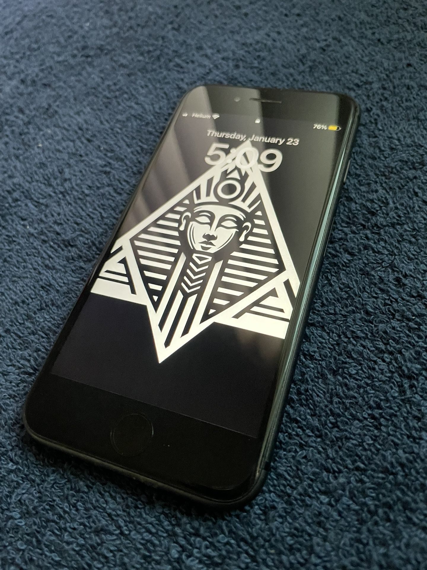 iPhone 8 64gb Unlocked / Tik Tok App