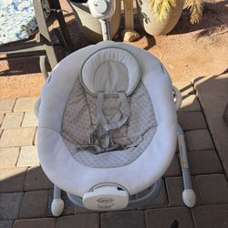 Graco Baby Rocker and Swing