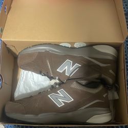 Brand new New Balance sneakers, Men’s size 10. Never worn, only tried on for pics. Box is slightly damaged but shoes are perfect. Clean, ready to wear