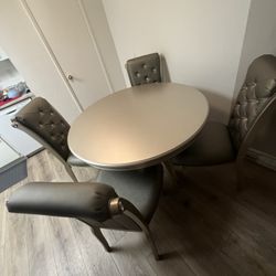 5 Piece Dinning Table 