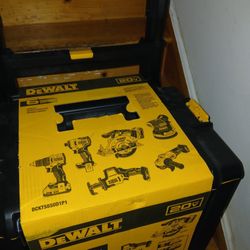 *BRAND NEW* DEWALT 20V TOOL COMBO KIT
