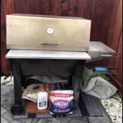 Custom Bayou Classic Charcoal Grill