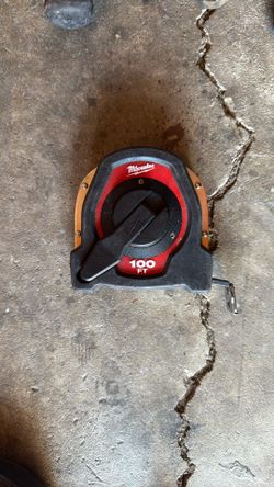 100’ Milwaukee Measuring Tape