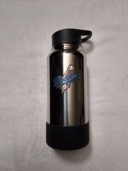 LA DOGERS 32 oz Chrome thirst hydration bottle.
