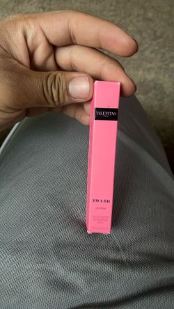 Women’s Valentino 0.33 fl oz spray on perfume / body spray