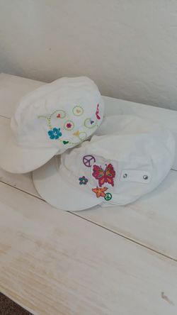 Children's Place Caps size 3T/4T