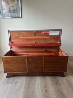 Lane Cedar Chest Vintage