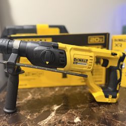  DeWalt DCH133B Rotary Hammer