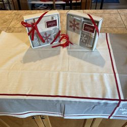 Table Cloth And Matching Napkins