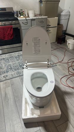 DeerValley One-Piece Elongated Toilet with Soft-Close Seat