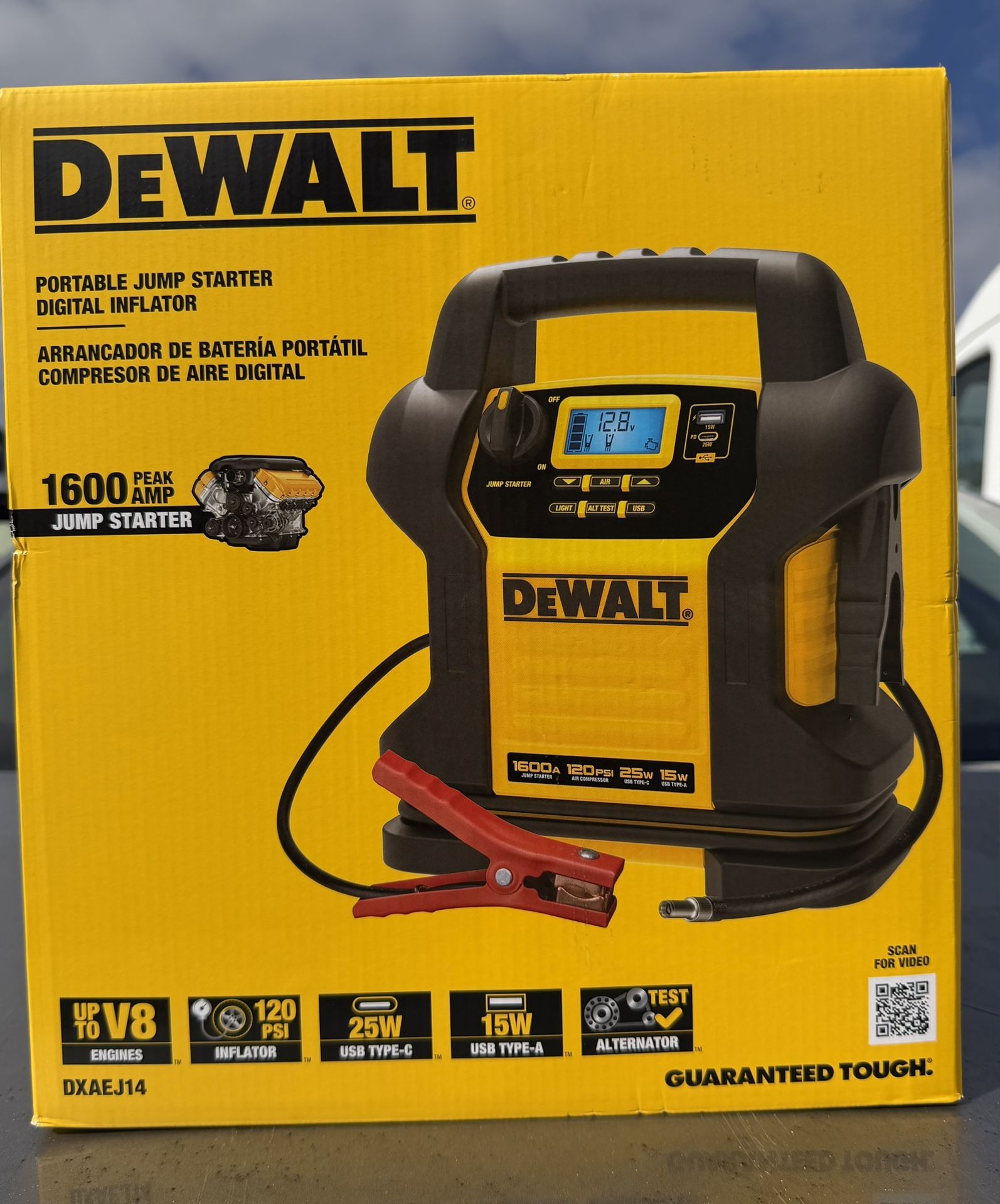 DeWalt 1600 Amp Battery Jumper/ Tire Inflator/ Power Bank