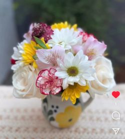 Floral Arrangement For Mother's Day 