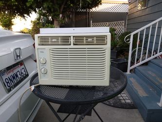White TCL Window Air Conditioner 5000 BTU