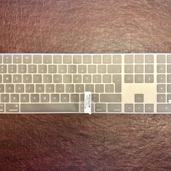 Brand New Apple Magic UK Keyboard In Black (Lightning Port)