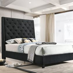 King Size Black Upholstery Bed Frame  /  Mattress Included    🟨    Cama King Size Color Negra  / Colchon Incluido 