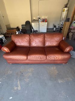 Classic Burgundy Leather Couch – 3 Person Sofa