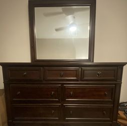 Queen bedroom set