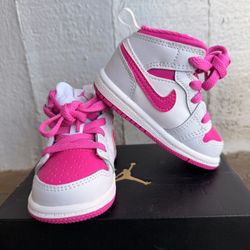 Brand New Girls Toddler Nike Shoes 4C