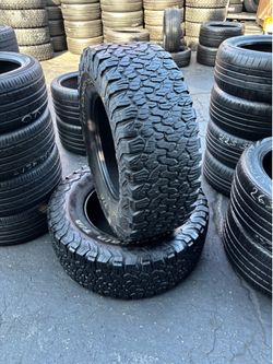Tengo un par de llantas en muy buenas condiciones, marca BFGOODRICH 35X12.50R18 LT instaladas y balanceadas por el mismo precio $160