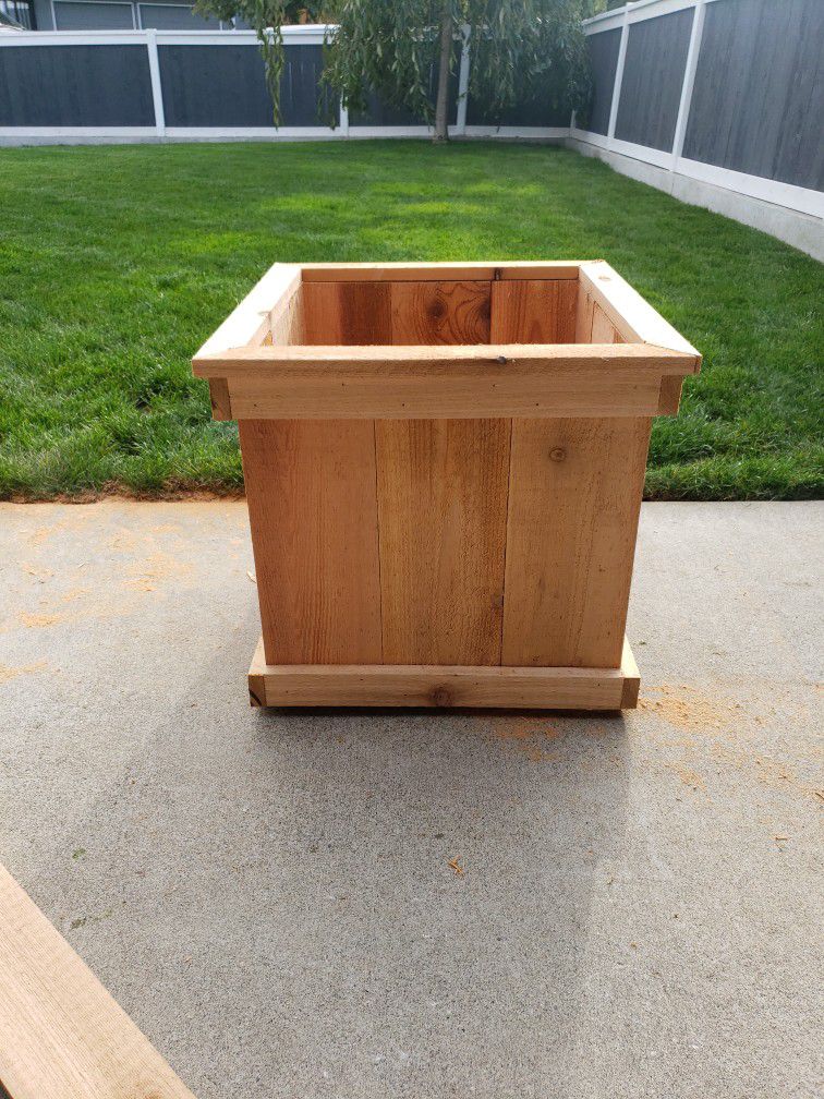  Hand Made Cedar Planter Boxes  Multiple Available 