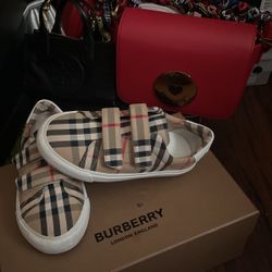 BURBERRY (KIDS) Size 31  