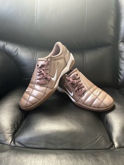 Soccer cleats