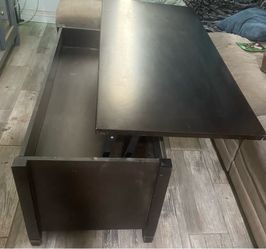Lift top coffee table