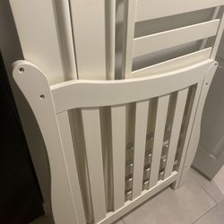 White Baby crib With Matress
