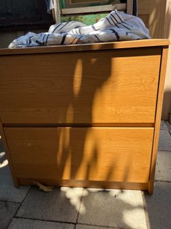 Cabinet/ dresser