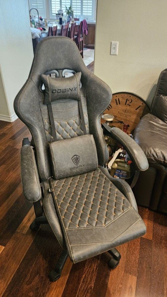 gaming chair