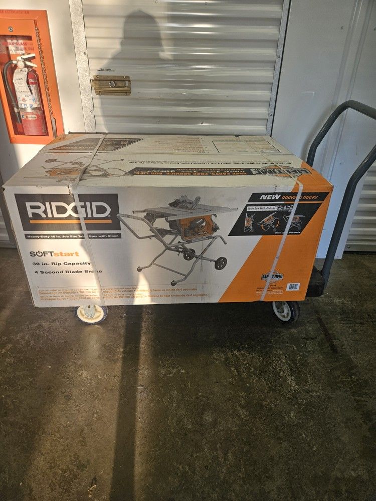 Table Saw With Stand New Never Opened