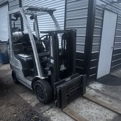 2015 Nissan Forklift 