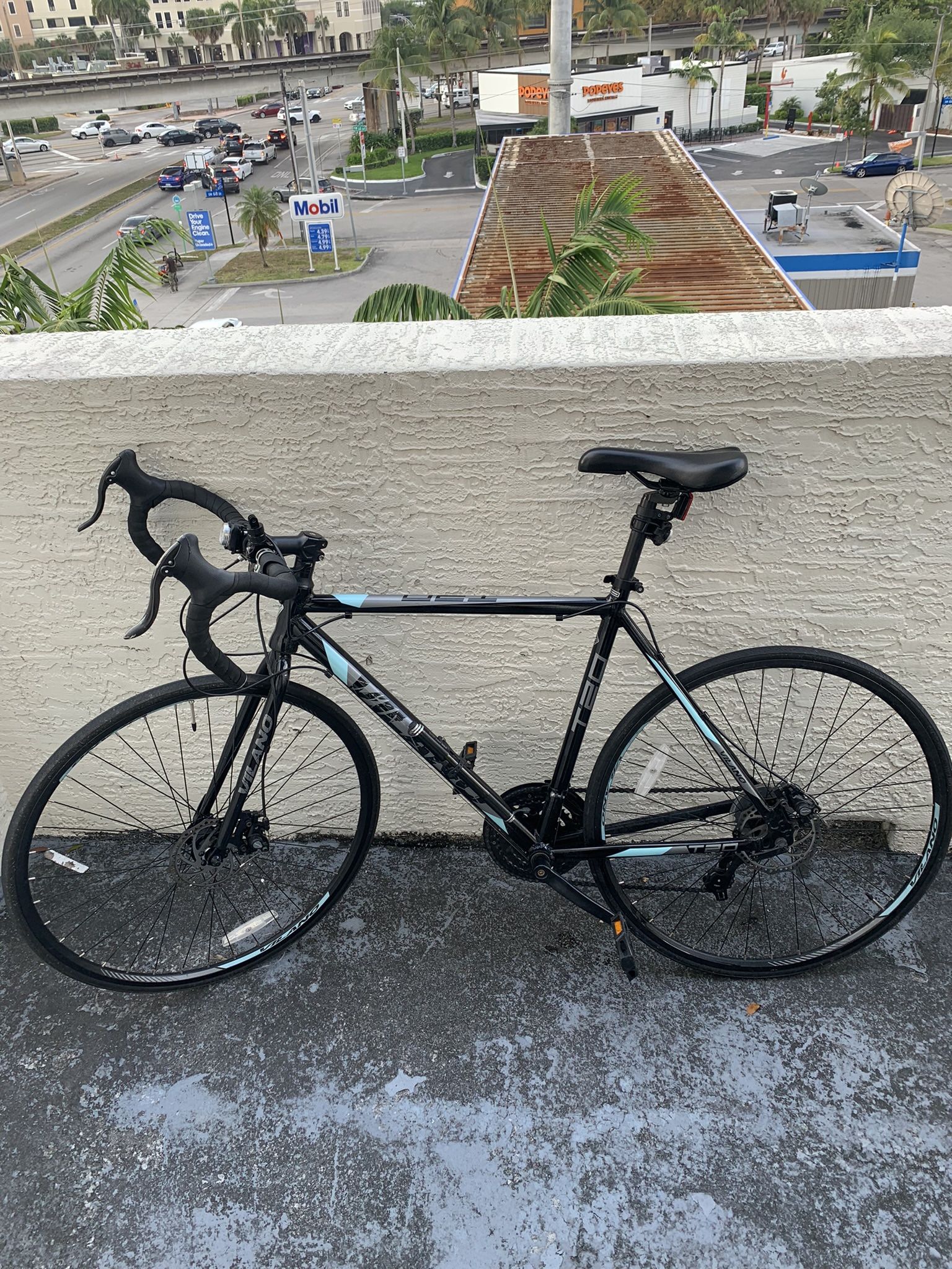 Vilano Tuono T20 Road Bike (Perfect Condition)