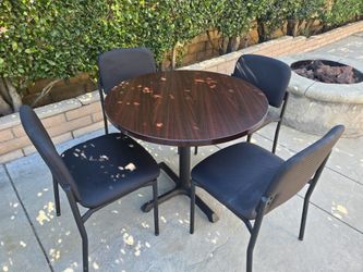 Uline Round Table With Chairs