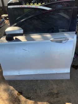 2016 Ford Fusion Left/Driver Side Front Door Part